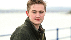 Ator famoso revela diagnóstico de câncer em estágio terminal aos 28 anos e emociona fãs: “Muito difícil”