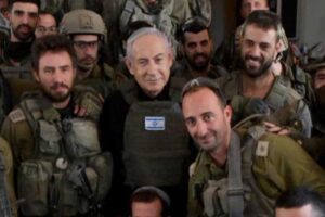 Irã afirma ter atacado gabinete de Benjamin Netanyahu e Israel responde