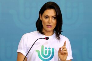 Michelle Bolsonaro toma atitude e jornalistas são ameaçados de morte