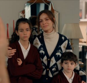 iliz sente seu mundo desabar ao dar de cara com Irmak. Confira o que vai rolar nesta segunda-feira em Coração de Mãe