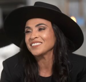 Confira os famosos que já realizaram ensaios sensuais com membros da família