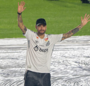 Neymar Jr. demonstra apoio a Rodrygo Goes após lesão: Me passou um filme na cabeça