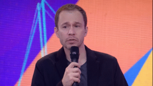 Tiago Leifert relembra comando do BBB e afirma: “O tempo me absolveu”