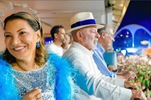 Lula sai vitorioso após desfile de Carnaval, diz pesquisa