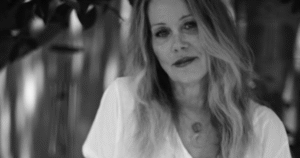 Com esclerose múltipla, atriz revela que passa dias na cama: ‘Minha vida não tem um final feliz’