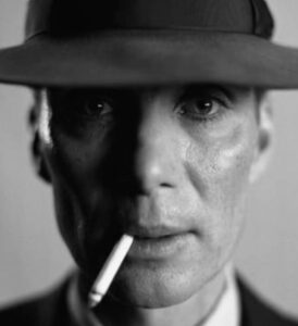 Ashton Kutcher como Steve Jobs? Confira famosos que já interpretaram gênios reais da ciência