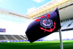 Goleiro do Corinthians sofre lesão antes de partida contra o Cruzeiro