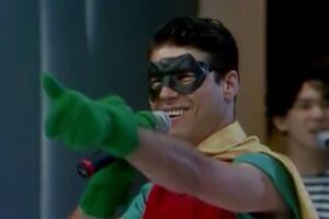 Pai de Dinho, dos Mamonas Assassinas, rompe o silêncio sobre exumação dos corpos