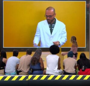 Ed Gama chama participantes do BBB26 por apelidos criados por Ana Paula Renault