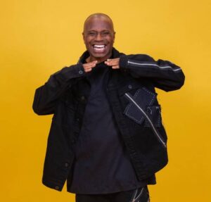 Após expulsão do BBB26, Edilson mostra momento em família e comemora: Como é bom estar de volta