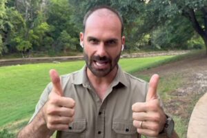 Polícia Federal afasta Eduardo Bolsonaro do cargo por faltas não justificadas