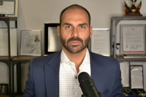 Eduardo reage à carta de Bolsonaro sobre Michelle: “Não permite vacilar”