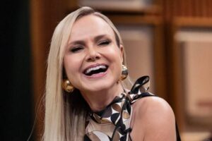 Eliana revela que fez terapia sexual para se soltar na TV