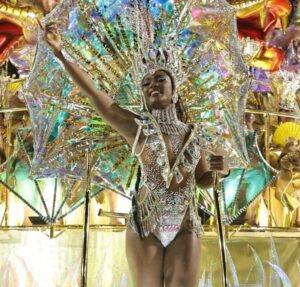 Erika Januza celebra vitória Viradouro no Carnaval 2026 do Rio de Janeiro: Mais uma vez fazendo história
