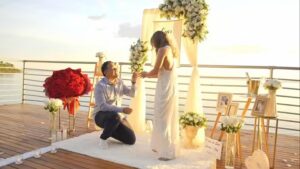 Aos 32 anos, ex-BBB se ajoelha e pede médica veterinária em casamento; vídeo