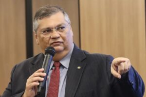 Dino suspende quebra de sigilo de Lulinha: “Direito à intimidade”