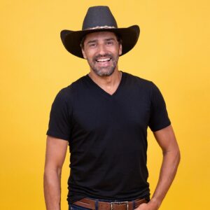 Esposa de Alberto Cowboy desabafa sobre ameaças de deportação dos EUA: Passou dos limites
