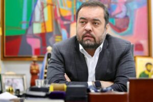 TSE retoma julgamento que pode cassar Cláudio Castro por abuso de poder