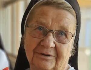 Freira de 82 anos é morta após homem invadir convento no Paraná