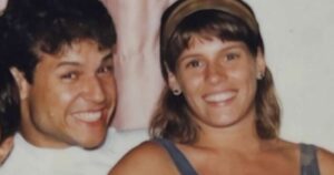 Ex-namorada de Dinho, do Mamonas Assassinas, compartilha carta aberta e fotos raras de casal; veja