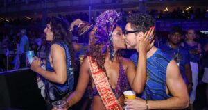 João Vitor Silva: quem é o ator que beijou Iza no carnaval do Rio de Janeiro