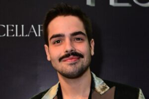 João Silva, filho de Faustão, é flagrado aos beijos com influenciadora no Carnaval