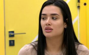 BBB26: Jordana perde a paciência com aliada por causa da louça e dispara na casa