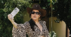 Lauana Prado exibe barrigão com look de ‘boiadeira’; veja