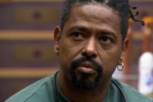 BBB26: Leandro Boneco encara Botão de Desistência do reality e fica aos prantos