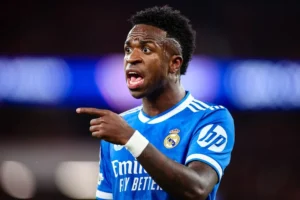 Vini Jr. denuncia racismo na Champions e critica protocolo: “Covardes”