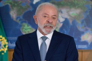 Morte do presidente Lula em queda de avião é anunciada