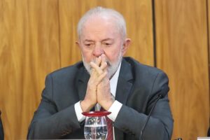 Planalto mira novo nome para descolar Banco Master da imagem de Lula