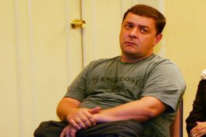 Deputados acionam PGR e pedem prisão preventiva de Lulinha