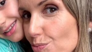 Ex-apresentadora da Globo divide fotos encantadoras no aniversário do filho caçula