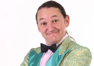 SBT atualiza estado de saúde de Marquito, humorista que sofreu um acidente após mal súbito