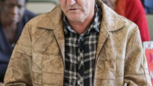 Sem mansões e luxo, humorista chega aos 65 anos com pequena fortuna de R$ 660 mil