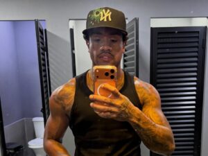 Quem é MC Davi? Da infância difícil na periferia ao topo das paradas do funk brasileiro