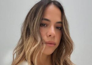 Presa no Catar, Miá Mello se sente desamparada