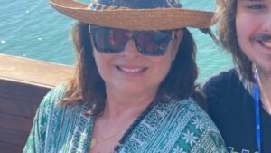 Aos 25 anos, filho de Myrian Rios e André Gonçalves rouba a cena em fotos raras com a mãe