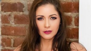 Nana Gouvêa revela ter sido obrigada a se casar aos 16 anos após engravidar: “Casei com um abusador”