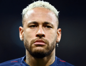 Neymar reage a caricatura em bar de Santos e diverte fãs; veja