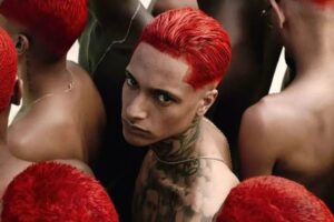 Foragido da Justiça, Oruam lança clipe com tornozeleira eletrônica