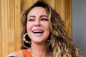 Paolla Oliveira muda de visual e surpreende: ‘Brinca de ser linda’