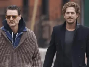Novo casal? Pedro Pascal é flagrado em clima de romance com diretor de arte em Nova York