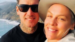 Pink nega separação de Carey Hart após 20 anos de casamento