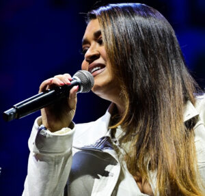 Preta Gil é homenageada em show de drones durante o Carnaval de Salvador