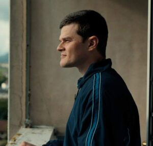 Robert Aramayo ganha na categoria de Melhor Ator no Bafta 2026