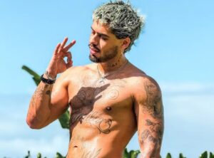 Zé Felipe aposta em tatuagem ousada na virilha e exibe resultado nas redes sociais