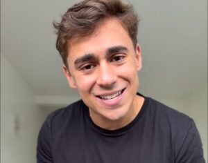 Nikolas debocha de viagem em jato de Vorcaro: “Crime”