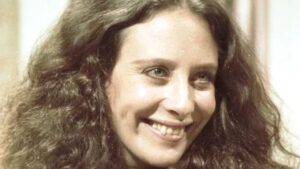 Longe da TV, atriz de 79 anos desfruta de riqueza em refúgio exclusivo e administra legado valioso